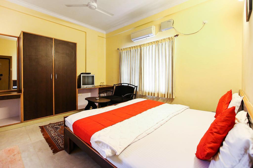 העיר בנגלור Oyo 4606 Hotel Maple Green Suites חדר תמונה