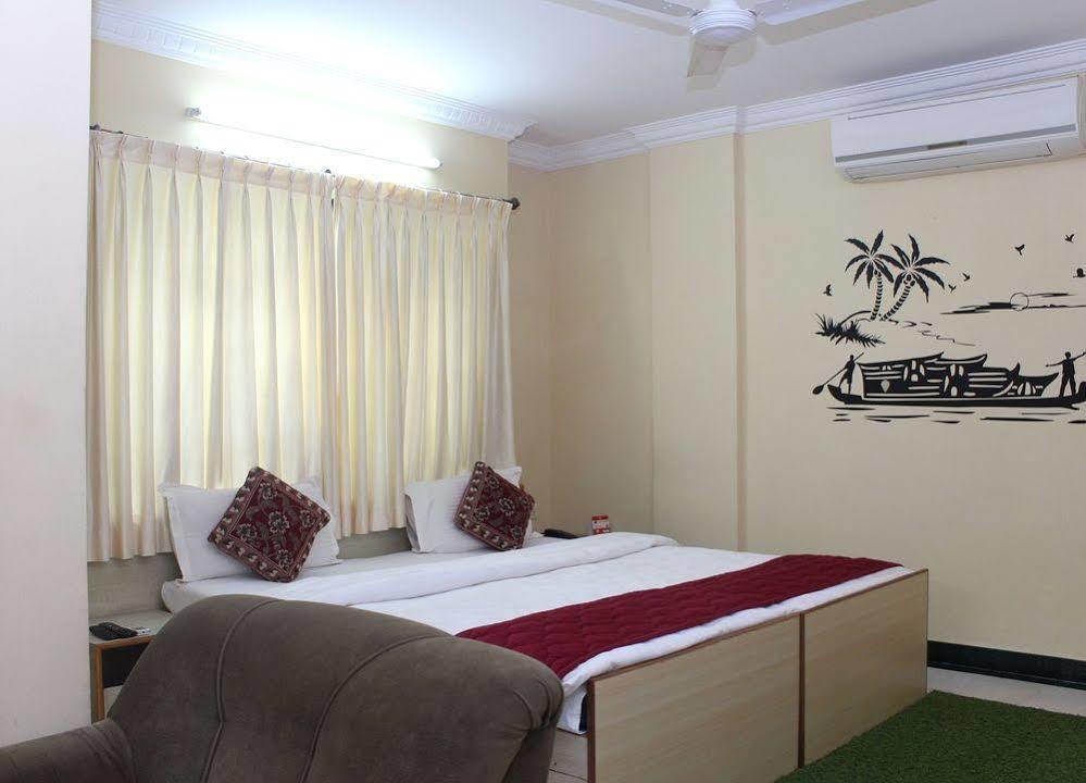 העיר בנגלור Oyo 4606 Hotel Maple Green Suites מראה חיצוני תמונה