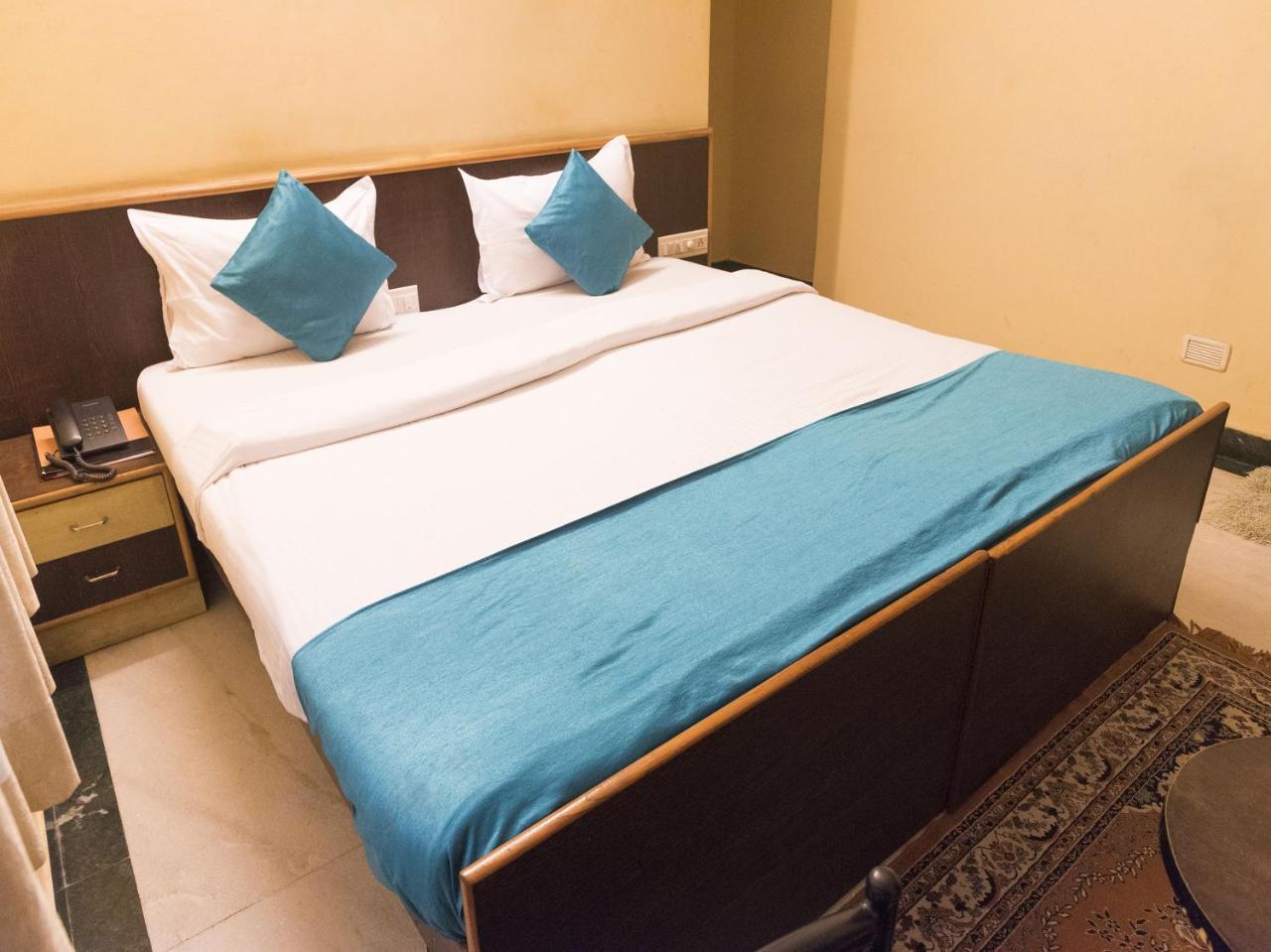 העיר בנגלור Oyo 4606 Hotel Maple Green Suites מראה חיצוני תמונה